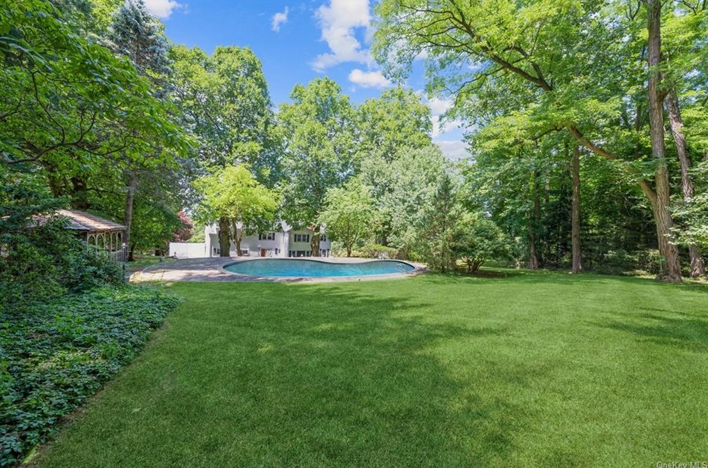 15 Old Lyme Rd, Chappaqua, NY 10514