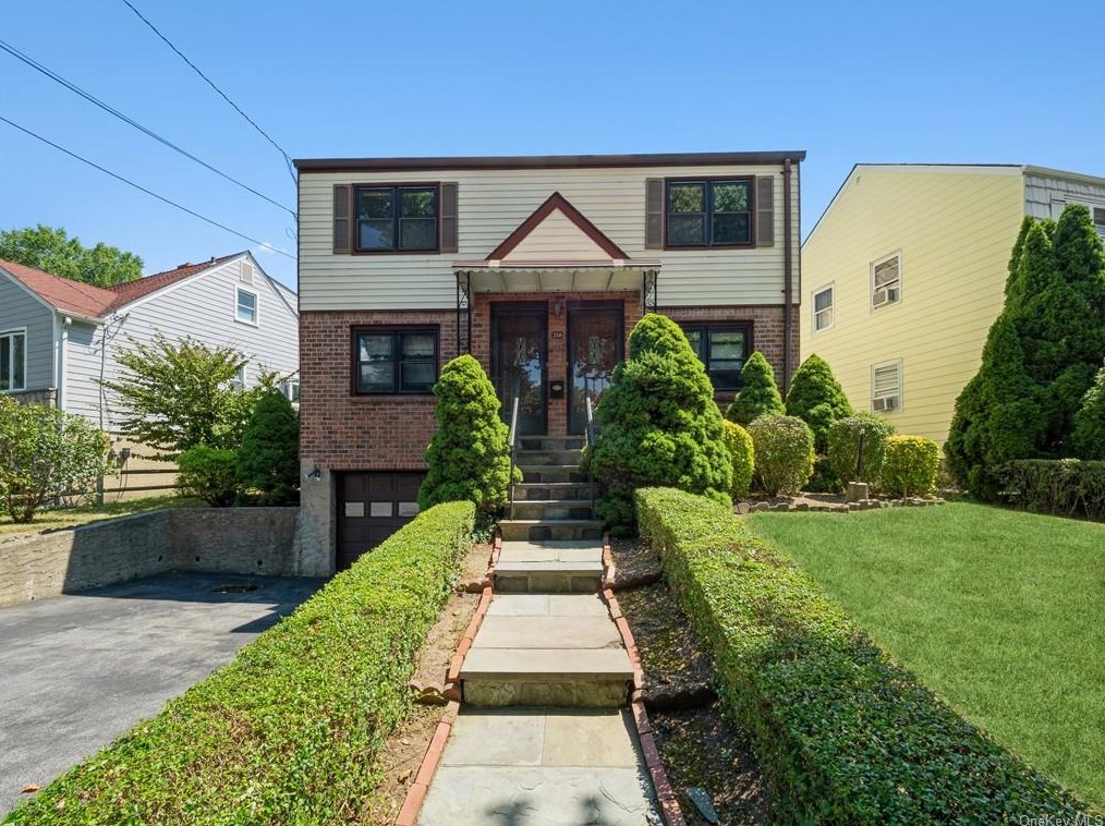 258 Marbledale Rd, Yonkers, NY 10707-1809