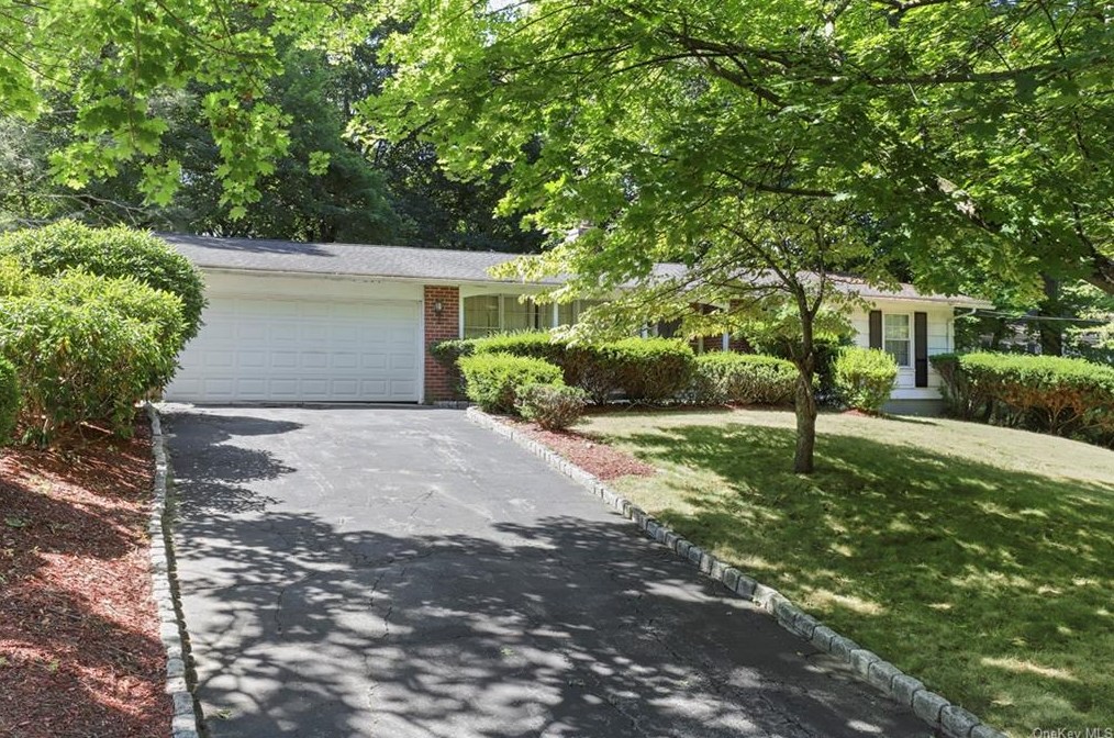 3 Lyncrest Rd, Cortlandt Manor, NY 10567-6705