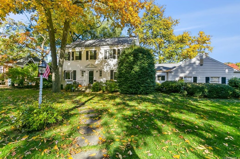 664 Shore Acres Dr, Mamaroneck, NY 10543-4011