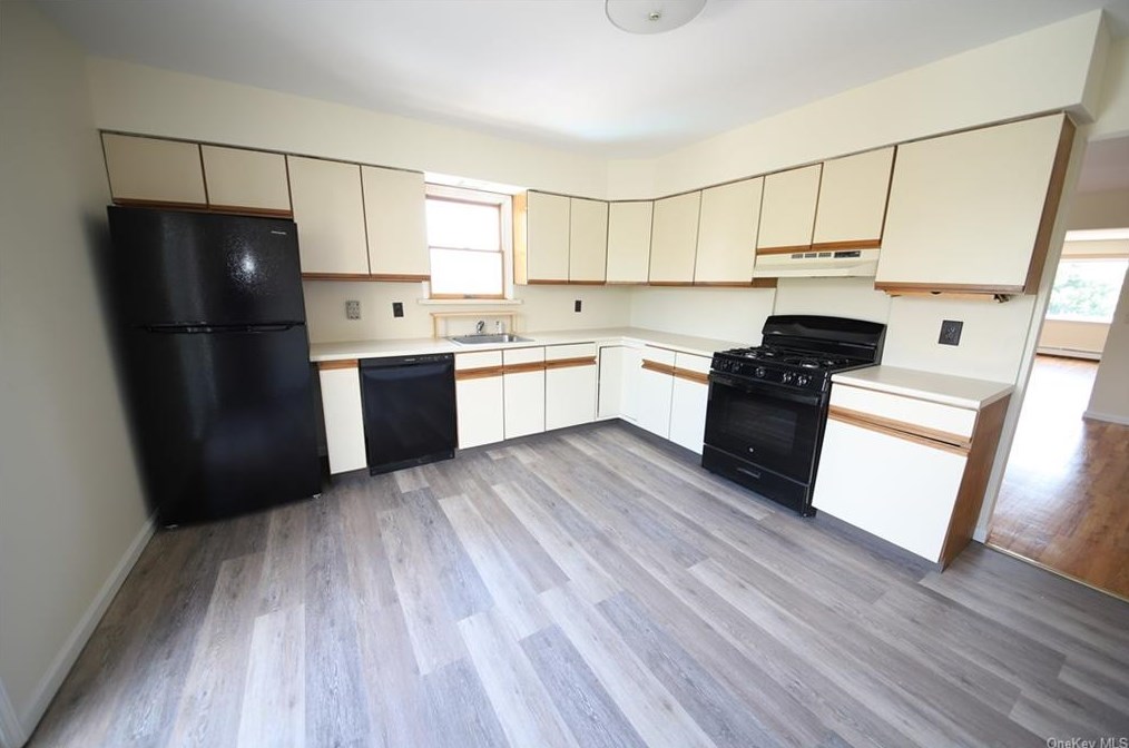93 Halladay Ave, Yonkers, NY 10701