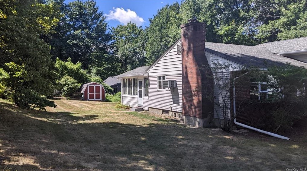 73 Leslie Rd, Newburgh, NY 12550-1233