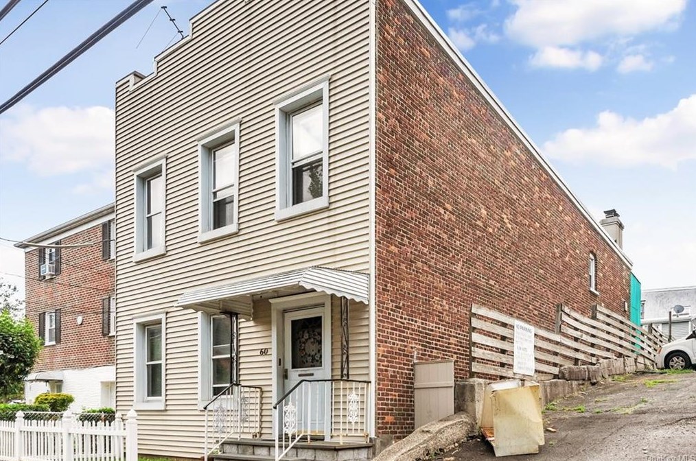 60 Fortfield Ave, Yonkers, NY 10701-5609