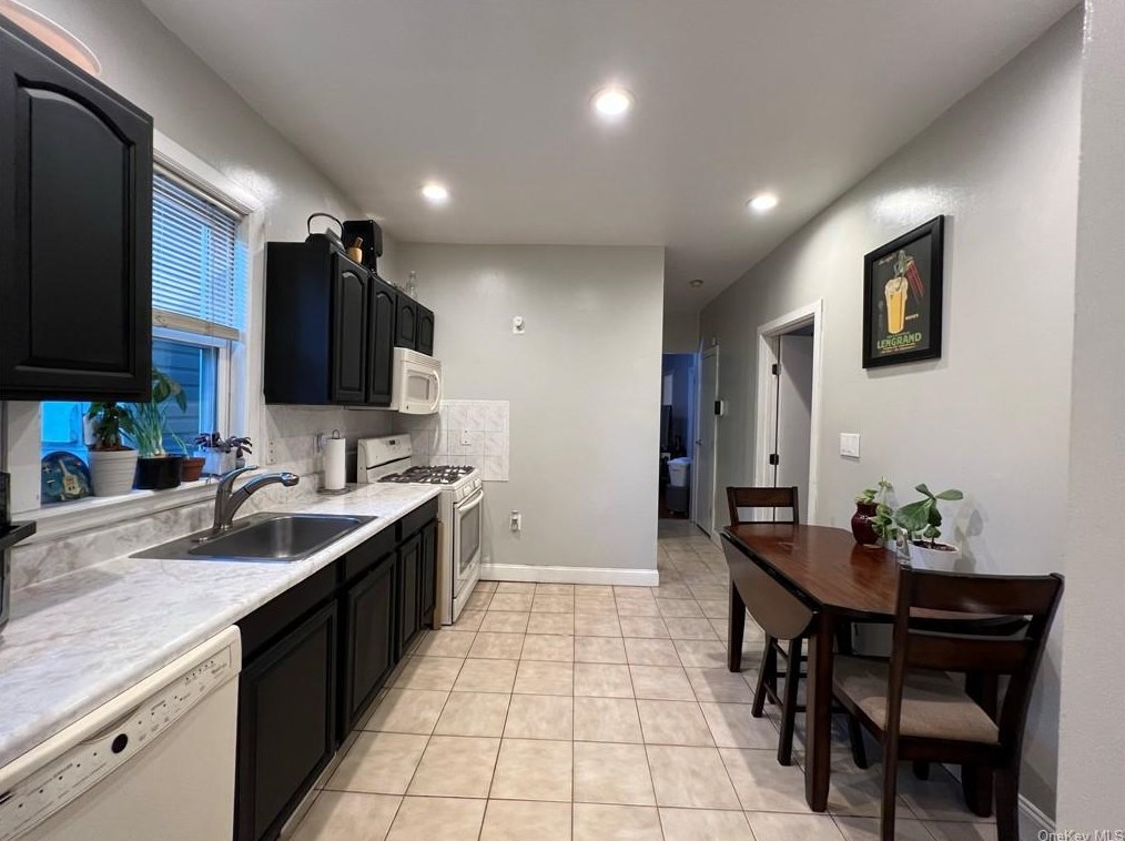 3940 Hill Ave, Bronx, NY 10466