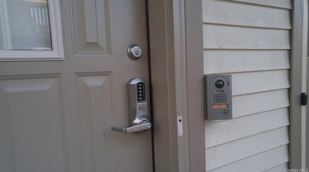 18 Hamburg Way, Monroe, NY