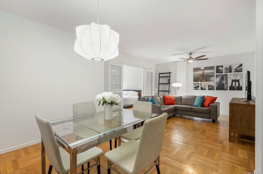 3 Washington Sq, Larchmont, NY 10538-2095