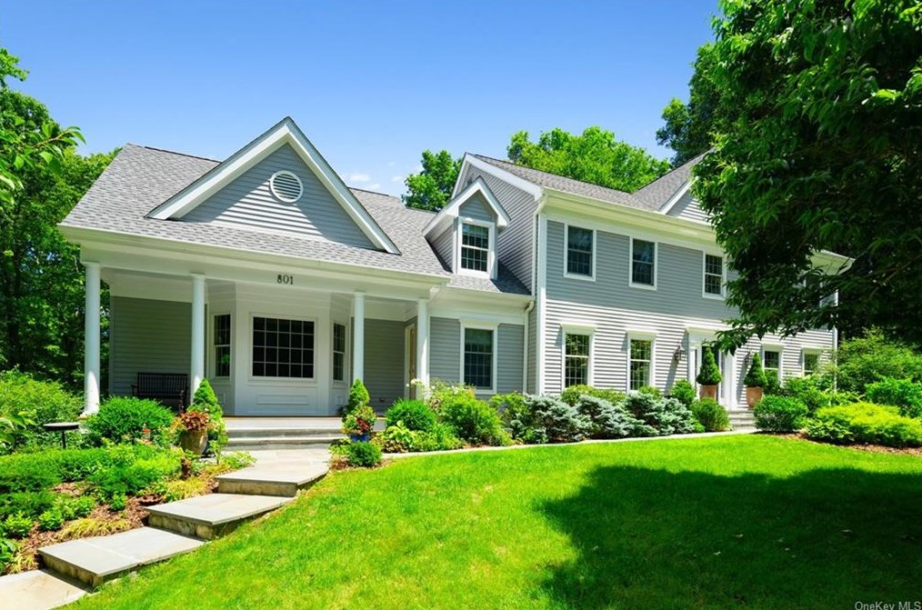 801 Locke Ln, Yorktown Hgts, NY 10598