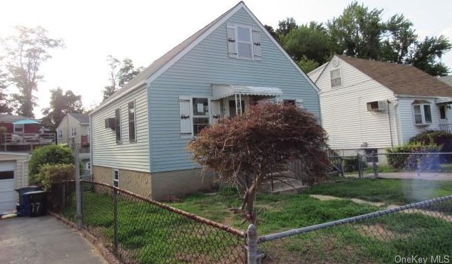 181 Bretton Rd, Yonkers, NY 10710-3310