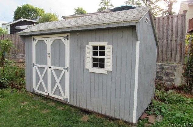 181 Bretton Rd, Yonkers NY  10710-3310 exterior