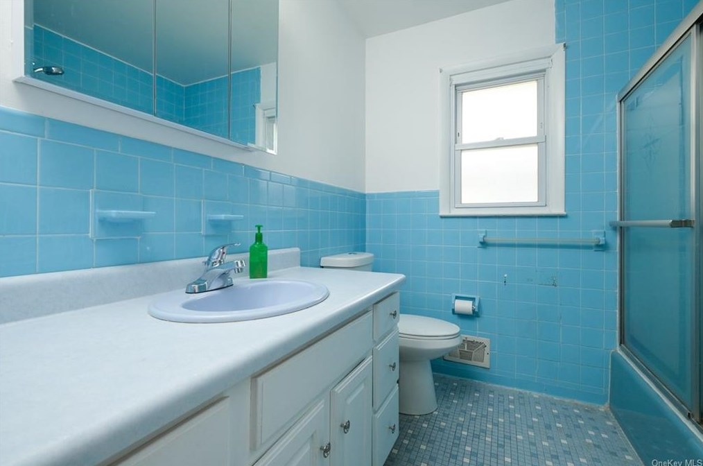 528 Smith St, Peekskill NY 10566-4512 exterior