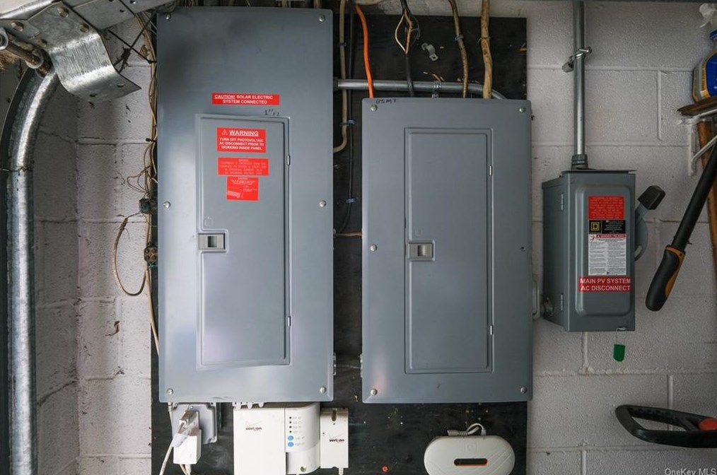 528 Smith St, Peekskill NY 10566-4512 exterior