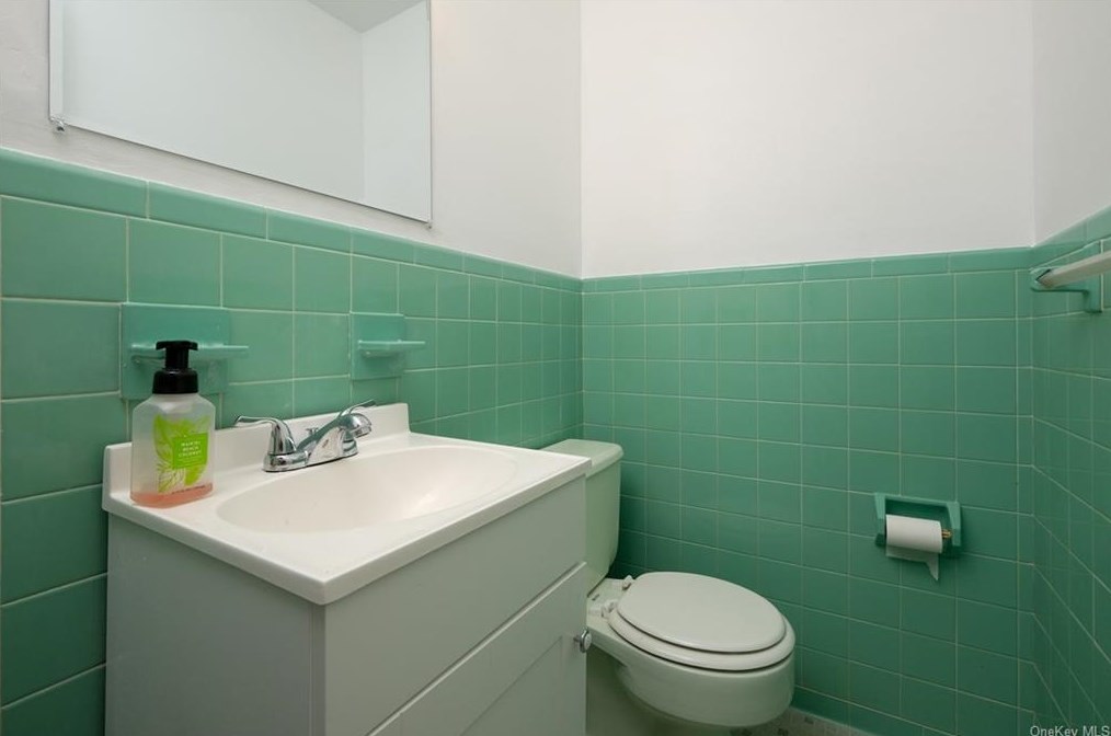 528 Smith St, Peekskill NY 10566-4512 exterior