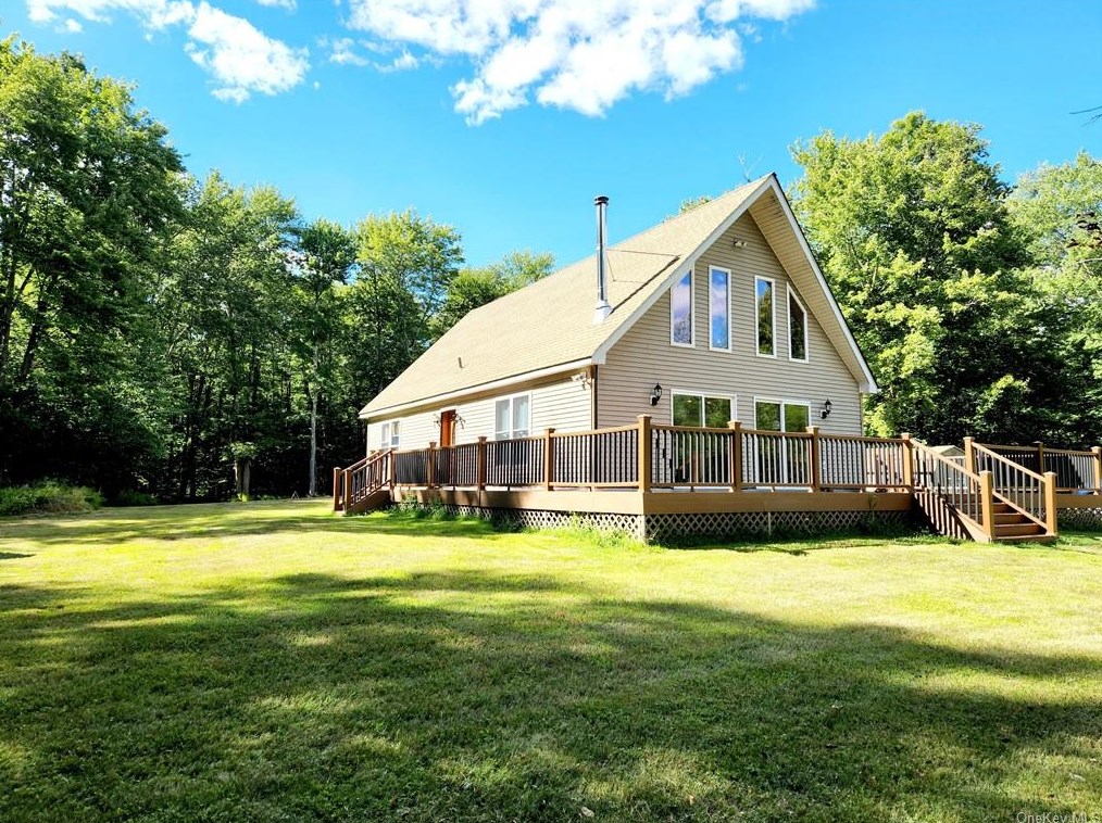18 Labaugh Rd, Hurleyville, NY 12747