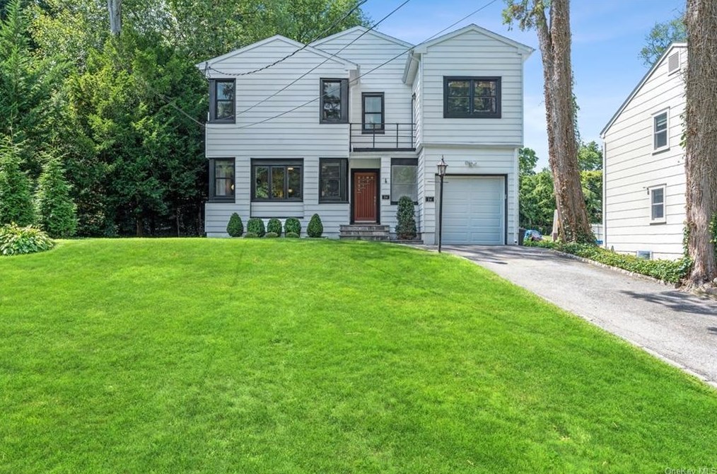34 Water St, Yonkers, NY 10709-5502