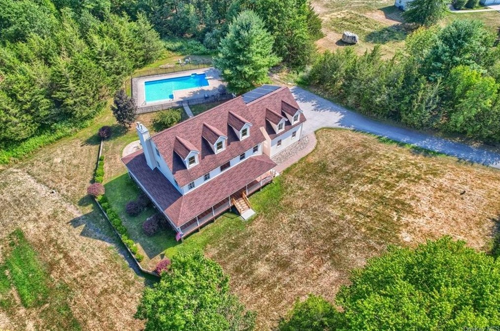 38 Snow St, Bloomingburg, NY 12721-3035