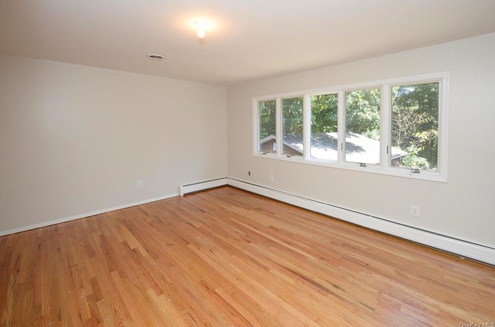 5 Ravenna Dr, Mount Ivy NY  10970-3607 exterior