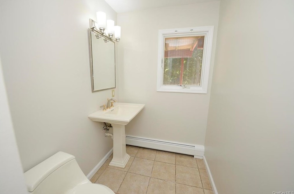 5 Ravenna Dr, Mount Ivy NY  10970-3607 exterior