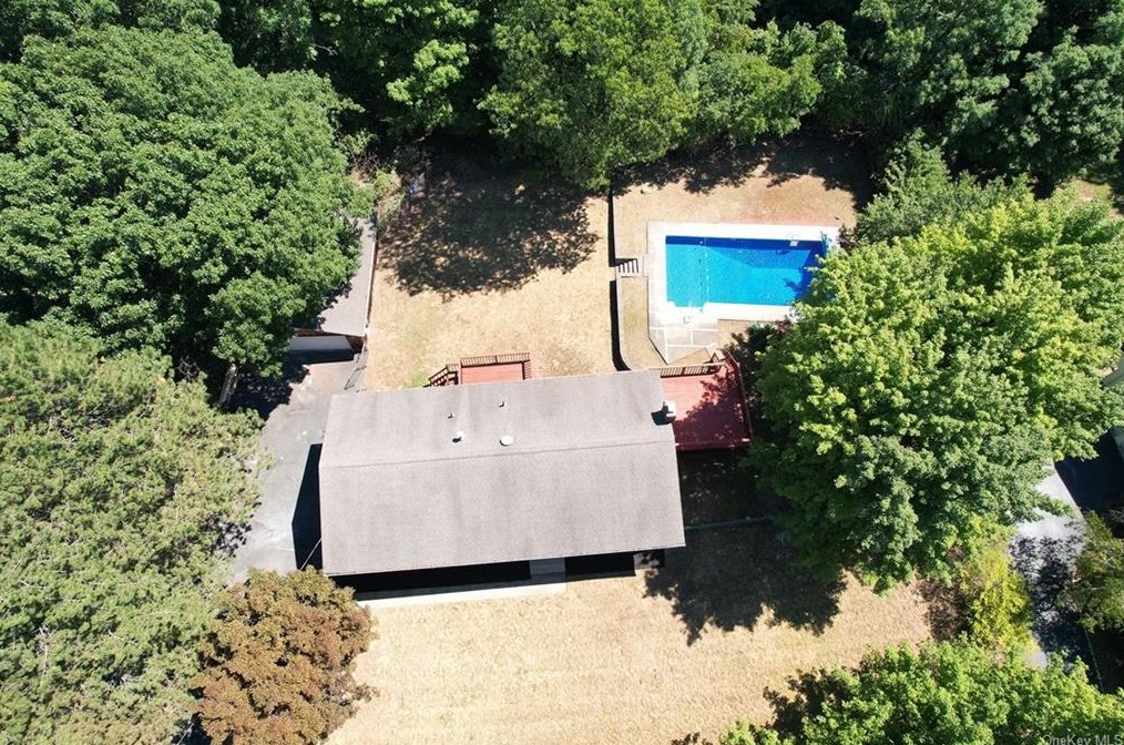 5 Ravenna Dr, Mount Ivy NY  10970-3607 exterior