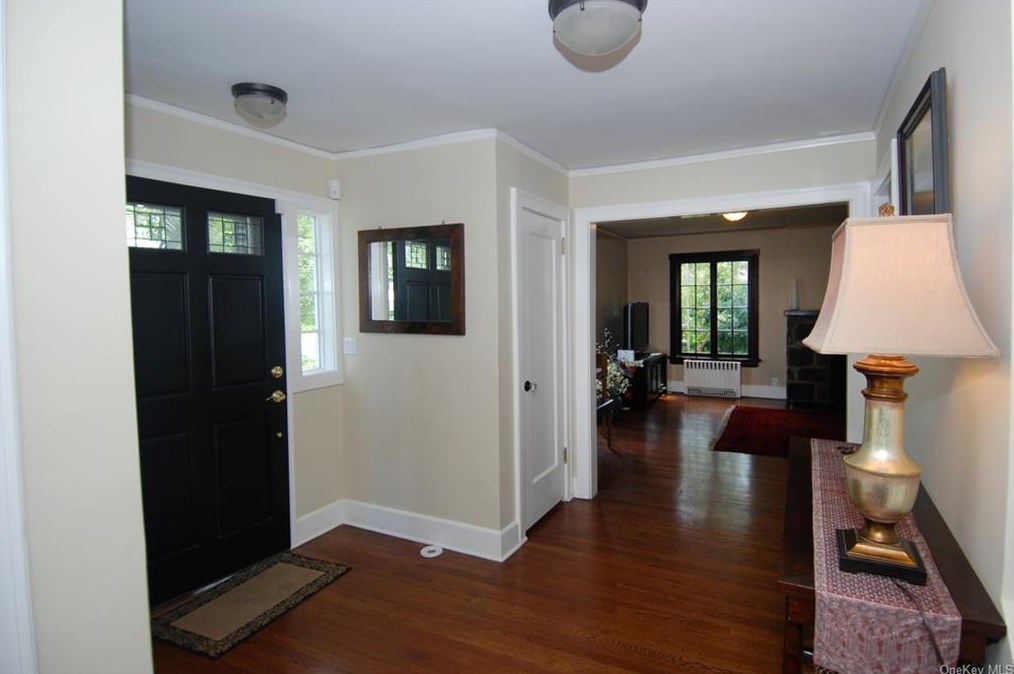 95 Edgewood Ave, Larchmont, NY 10538-2206