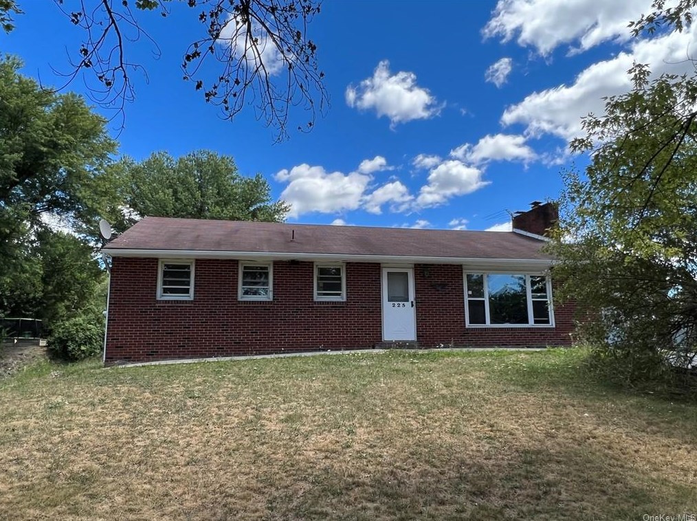 225 Bedell Dr, Port Jervis, NY 12771-3574