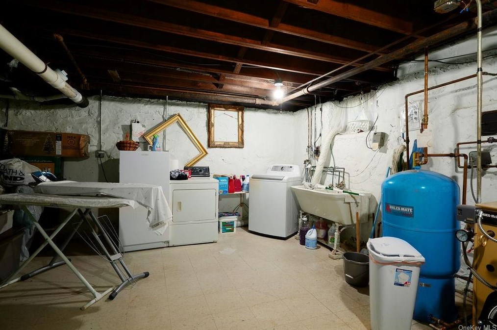 66 Gramercy Ave, Yonkers NY 10701-5123 exterior