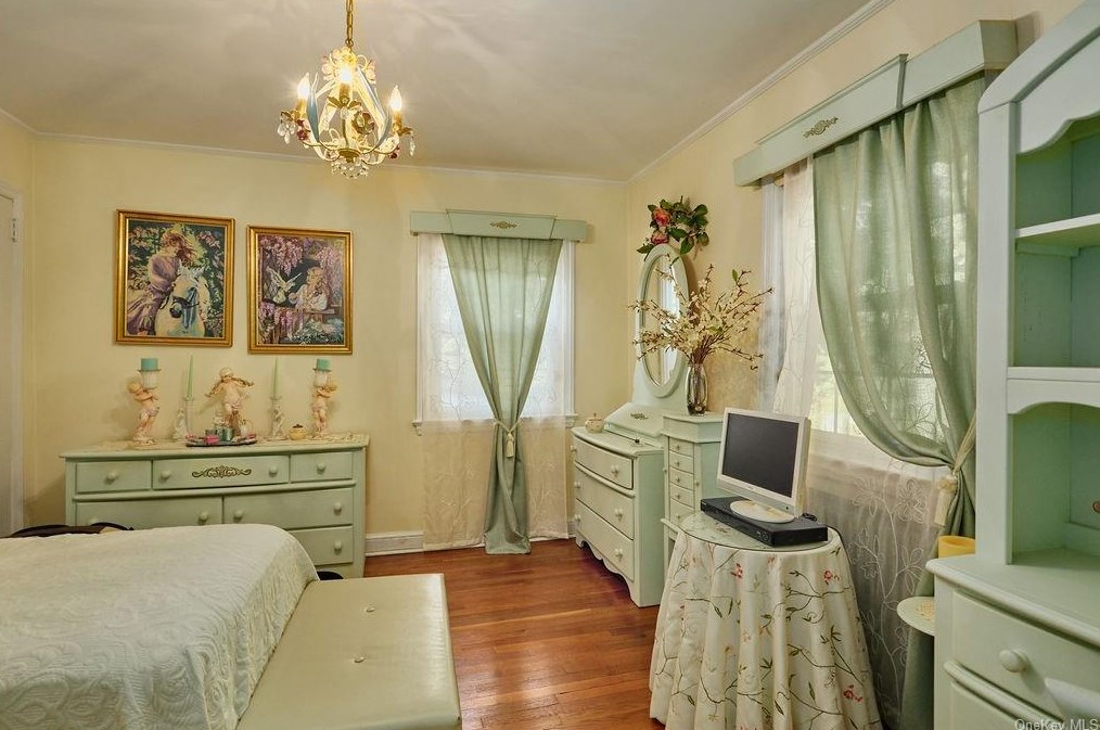 66 Gramercy Ave, Yonkers NY 10701-5123 exterior