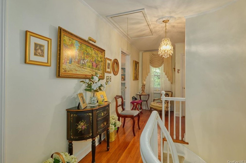 66 Gramercy Ave, Yonkers NY 10701-5123 exterior