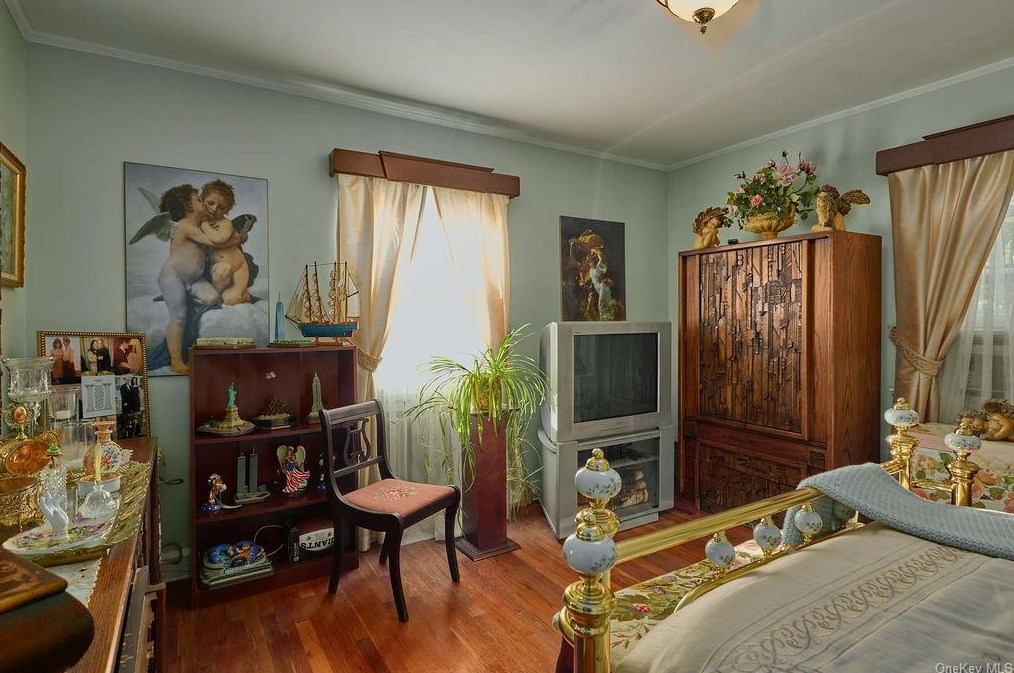 66 Gramercy Ave, Yonkers NY 10701-5123 exterior