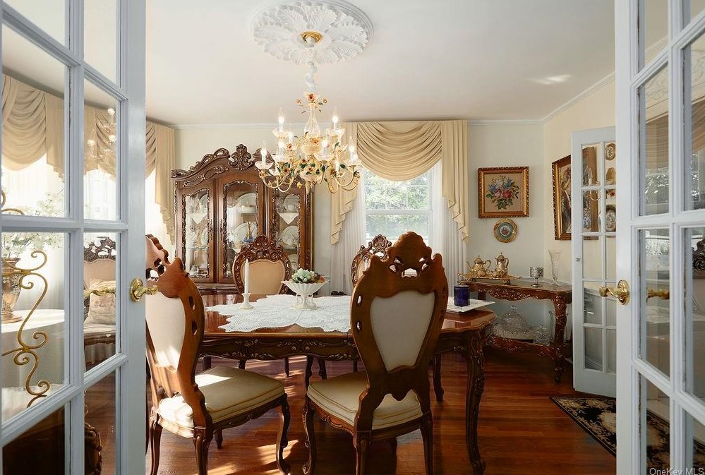 66 Gramercy Ave, Yonkers NY 10701-5123 exterior