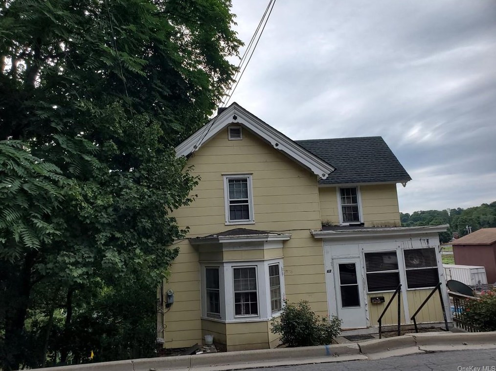 63 Main St, Chester, NY 10918-1330