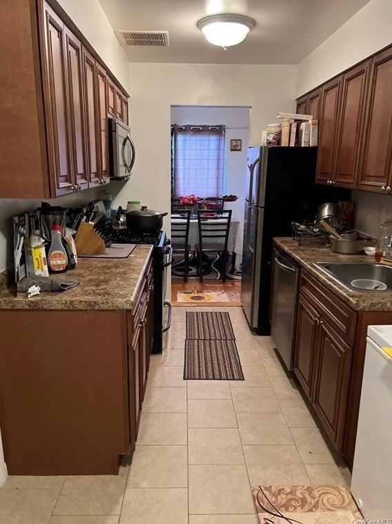 6 Brevoort Dr #2b, Mount Ivy, NY 10970