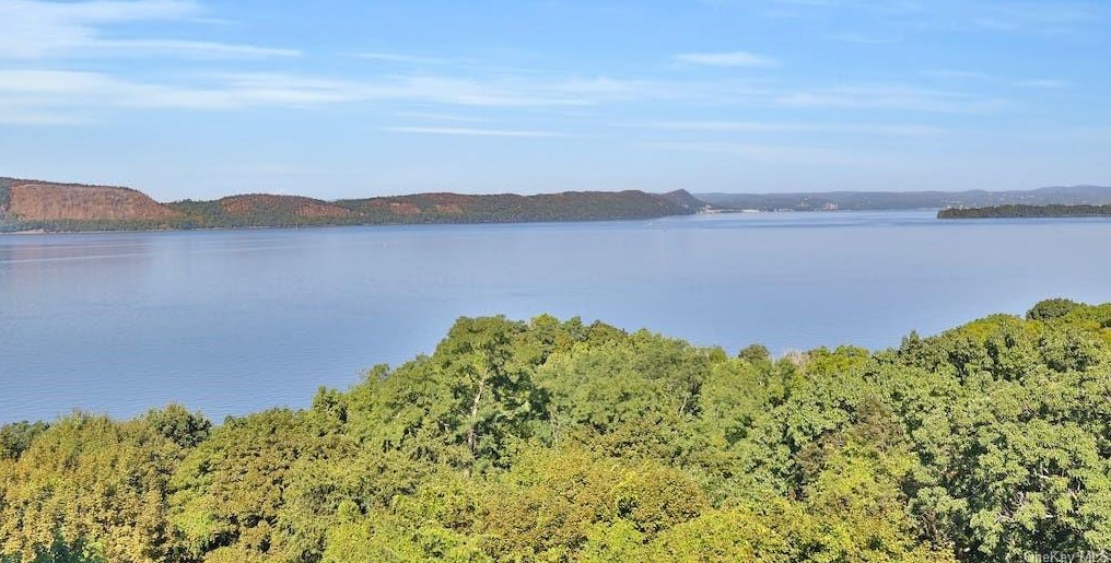 16 Rockledge Ave #7p2, Crotonville, NY 10562