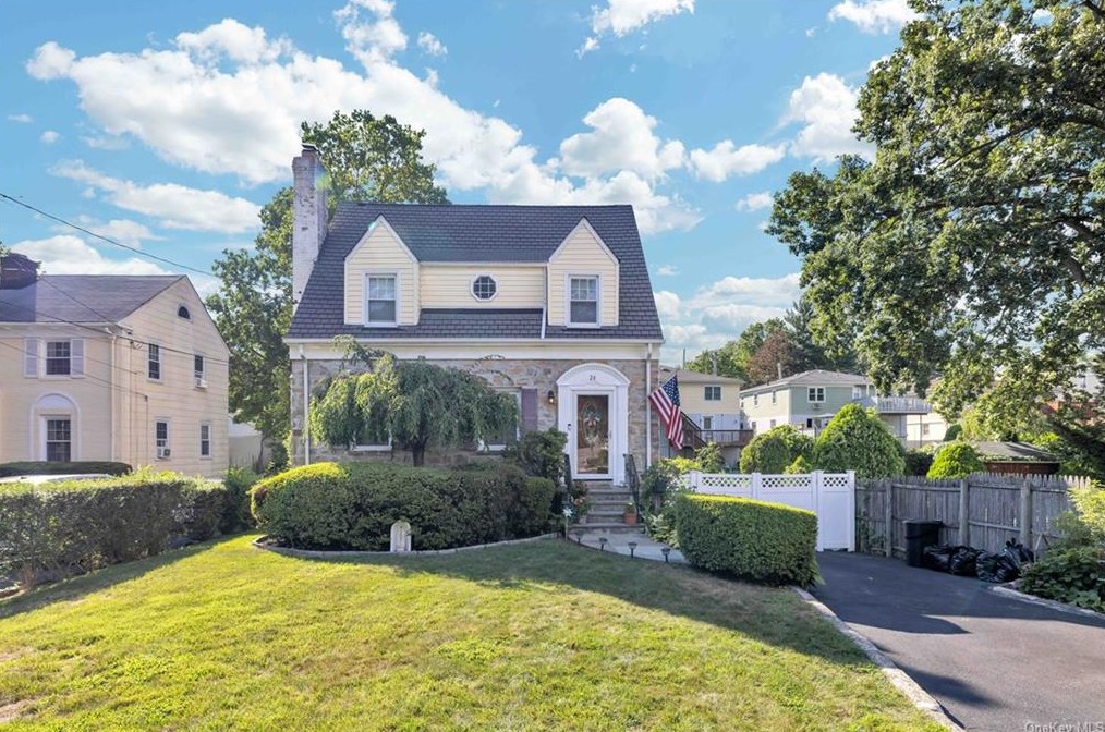 24 Elaine Ter, Yonkers, NY 10701-5257