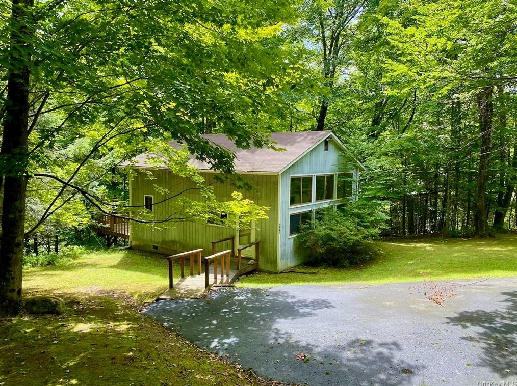 698 Marsh Rd, Glen Wild, NY 12738-7720