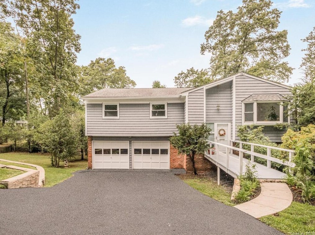 6 Chimney Pot Ln, Ardsley, NY 10502-1506