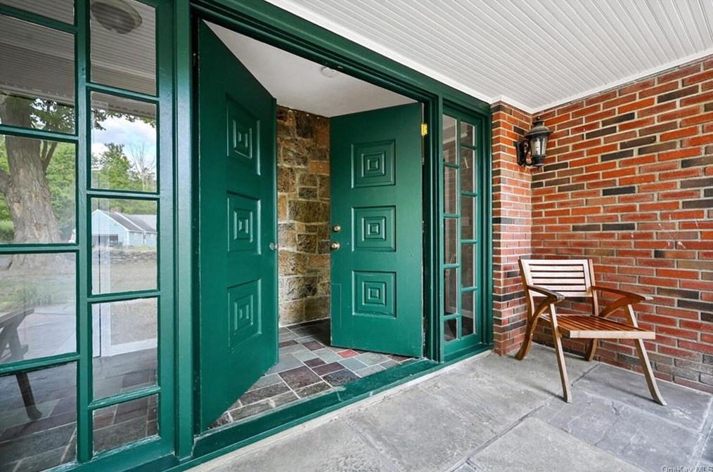 189 Gleneida Ridge Rd, Kent Lakes, NY 10512-1008