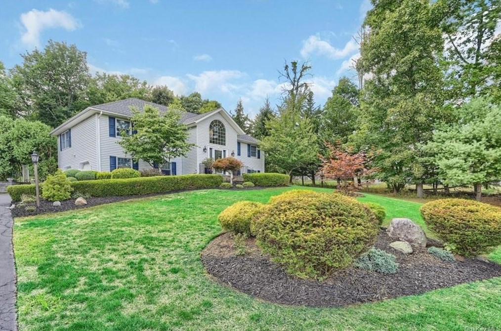 13 Whitman Pl, Monroe, NY 10950-3951