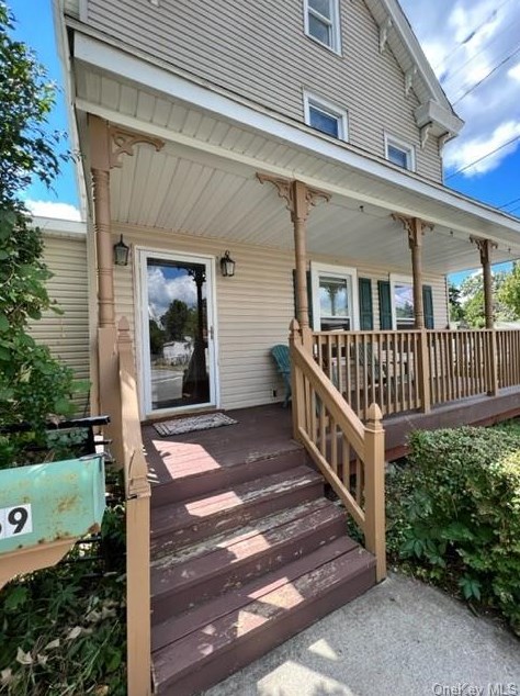 169 Verplanck Ave, Beacon NY  12508-2029 exterior