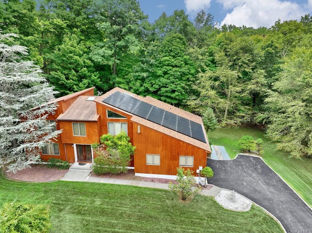 29 Appledale Ln, Chestnut Ridge, NY 10977-7226