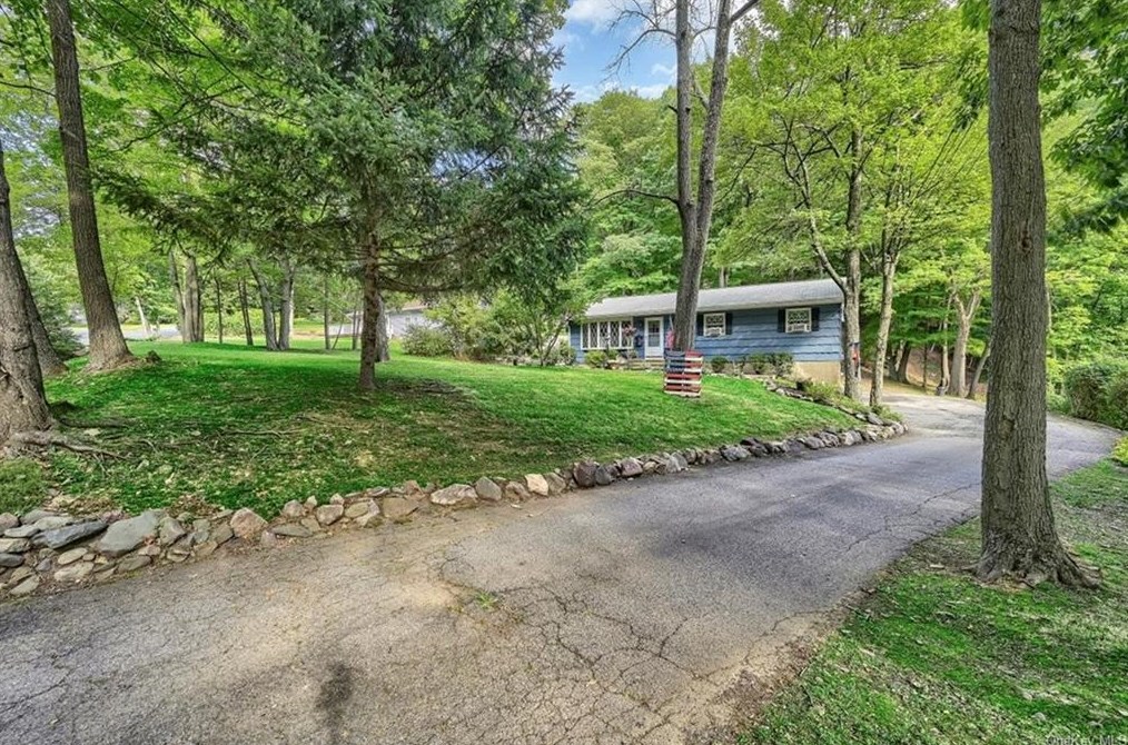 68 Skyline Dr, Highland Mills NY  10930-3416 exterior
