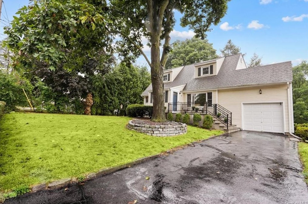 9 Cynthia Rd, Cortlandt Manor, NY 10567-1427