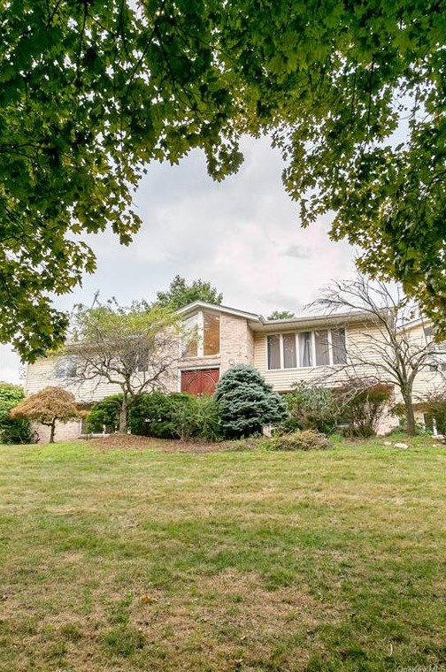 137 Maple Ave, Chestnut Ridge, NY 10952-2025