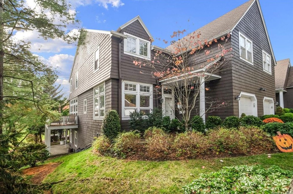10 Old Jackson Ave, Yonkers, NY 10706-3227