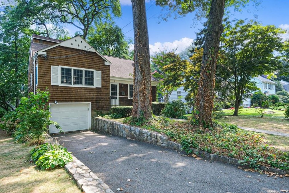 25 Coolidge St, Larchmont, NY 10538-2513