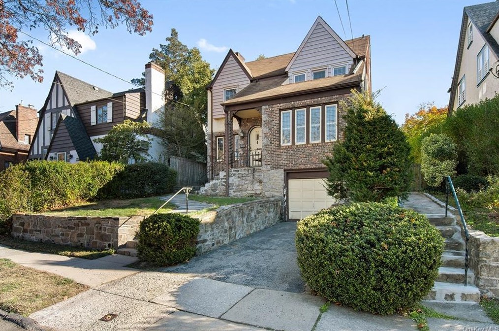 310 Lee Ave, Yonkers, NY 10705-2720