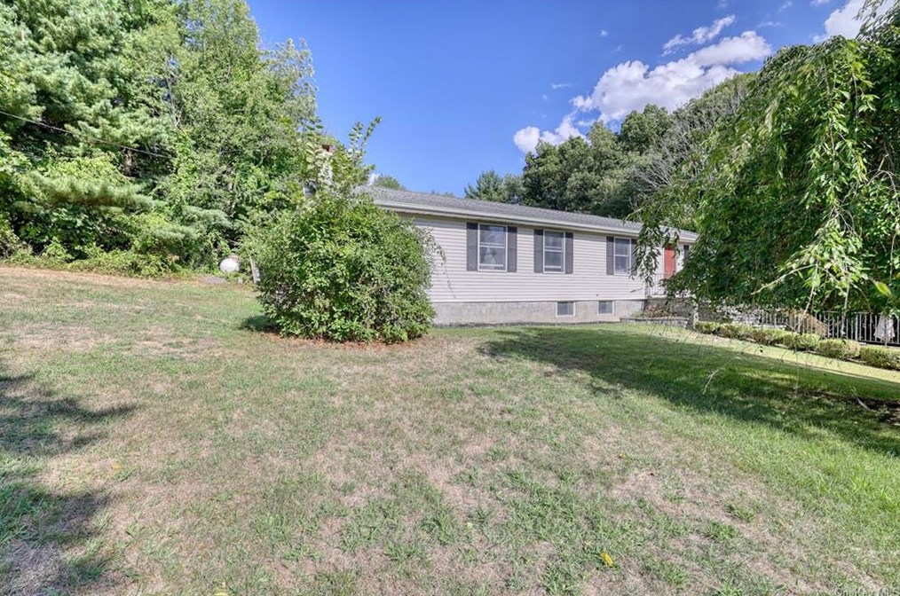 180 Pine Hill Rd, Highland Mills, NY 10930-3429