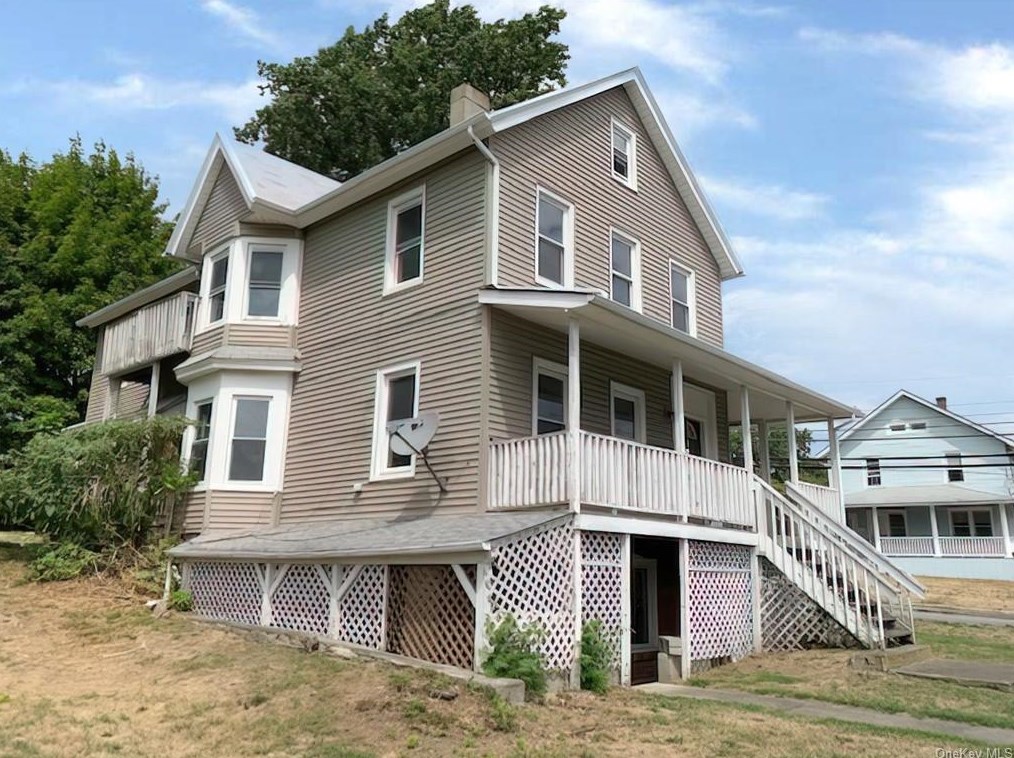 37 Elm St, Beacon NY 12508-1946 exterior