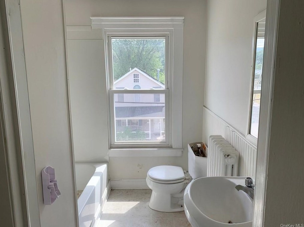 37 Elm St, Beacon NY 12508-1946 exterior