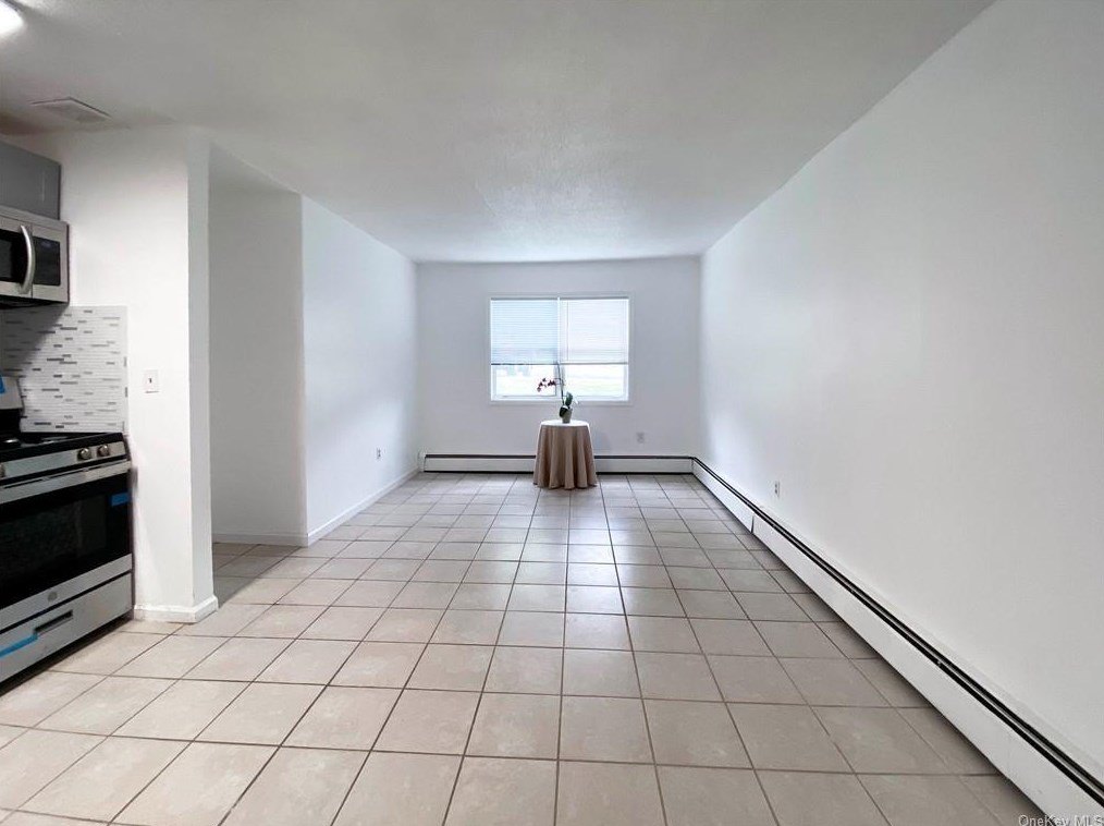 101 Barclay Manor #101, Newburgh, NY 12553
