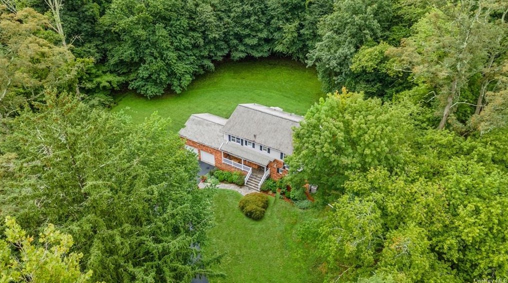 44 Lake Rd, Katonah, NY 10536-3125